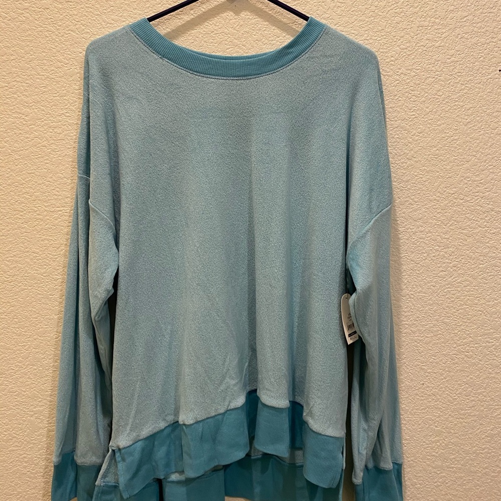🌷3/$15 Women’s soft blue pajama top
